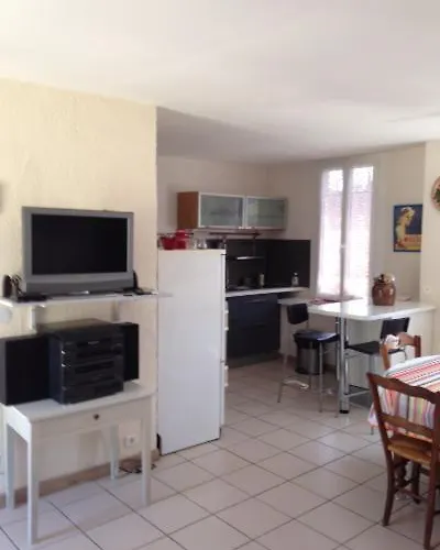 Maison Du Charron * Azillanet